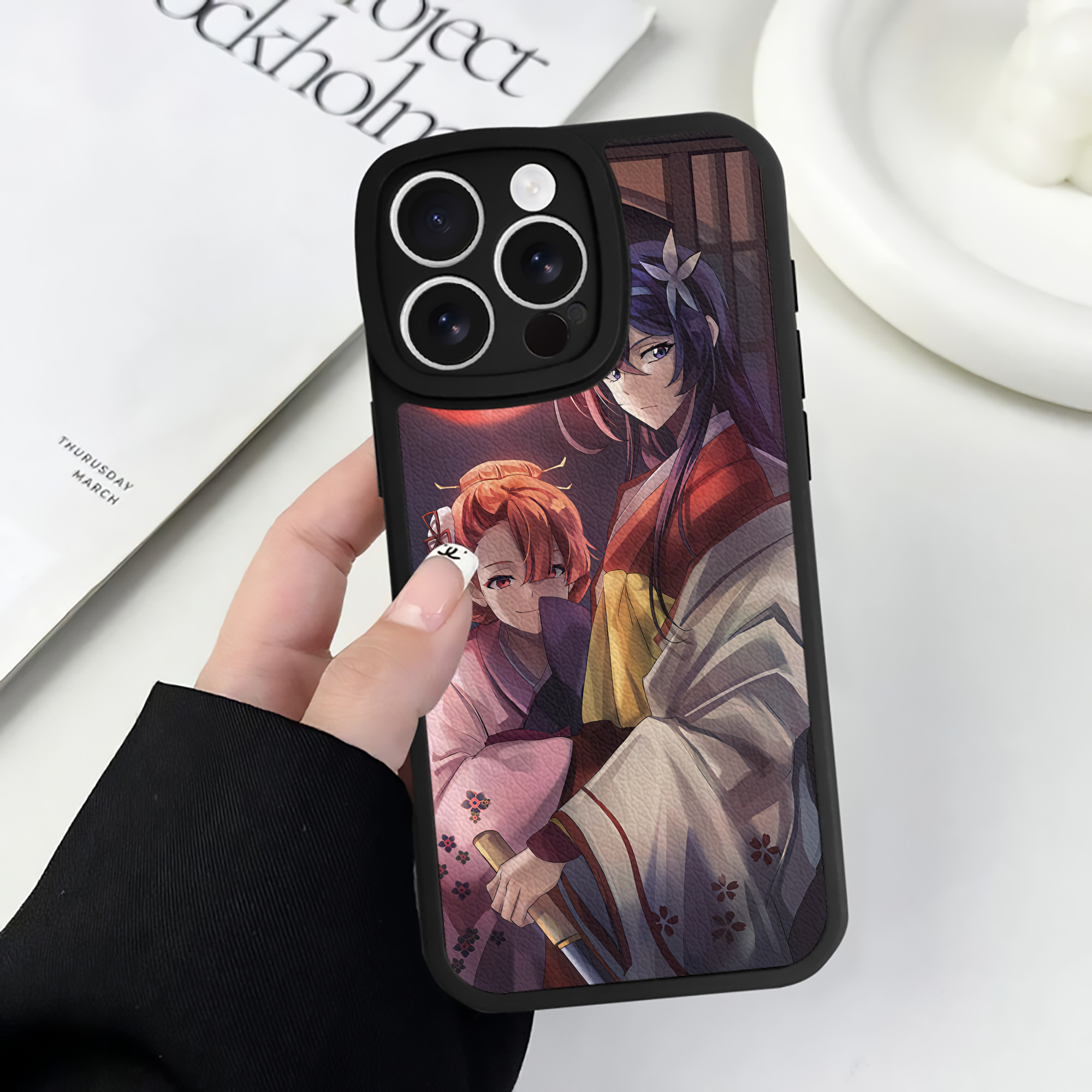 （画像用） 文豪ストレイドッグス Bungo Stray Dogs 【iPhone 16シリーズ対応】シリコンスマホケース（レザー調） 材質：シリコン